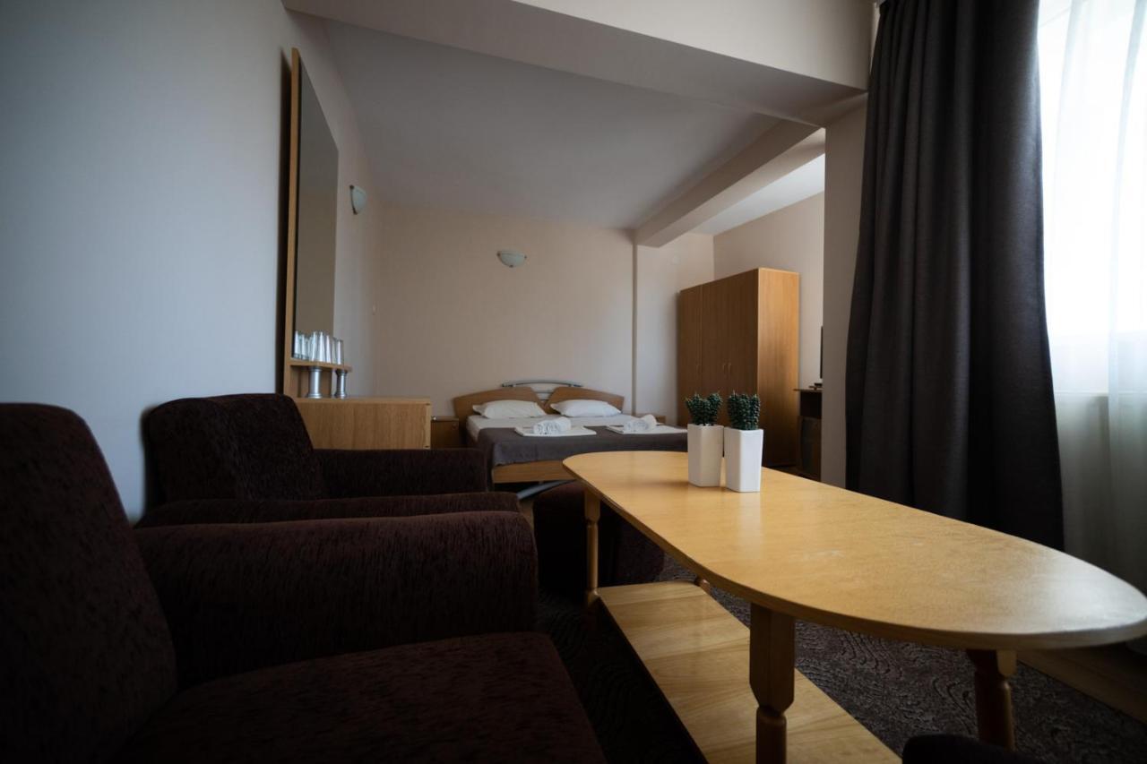 Hotel Velista Voneshta Voda ภายนอก รูปภาพ