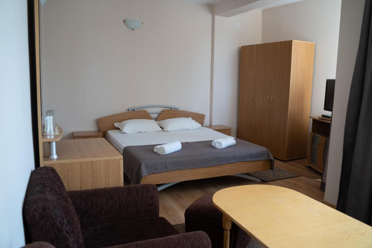 Hotel Velista Voneshta Voda ภายนอก รูปภาพ